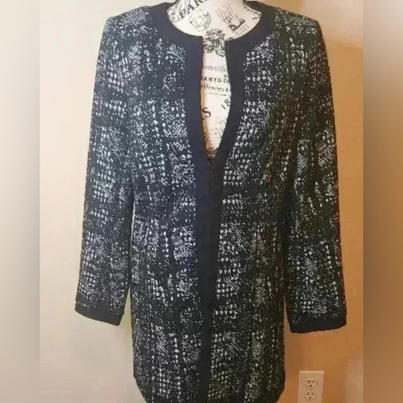 Trisisto longline blazer, Medium - Picture 8 of 8